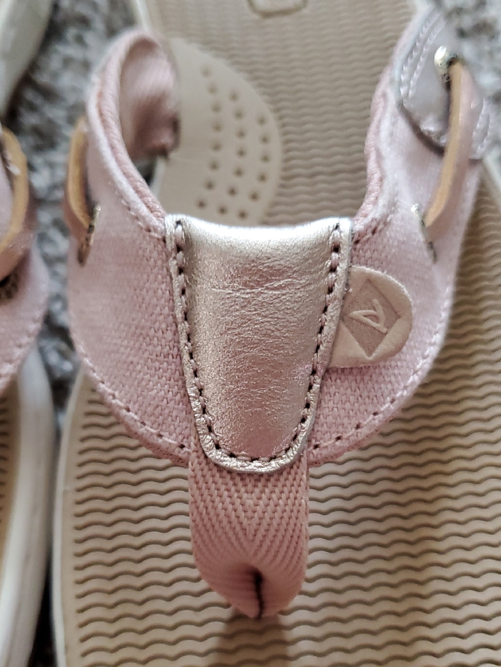 Thong Sandals - Picture 6 of 7